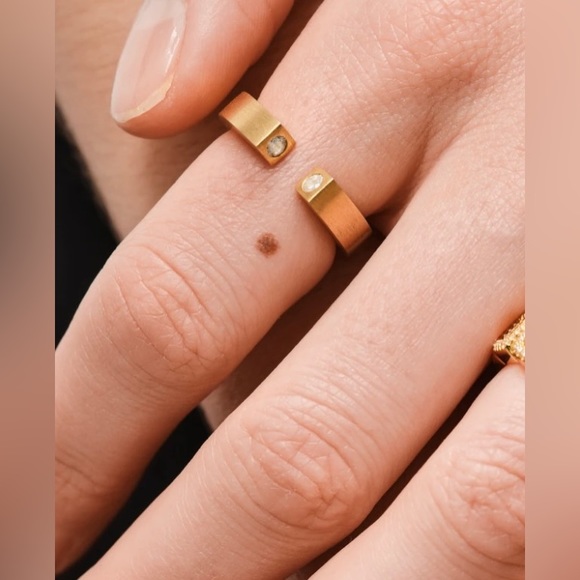 NEW 10.75 US Tom Wood split gate 9 Kt Satin Gold Diamond ring - Picture 13 of 15